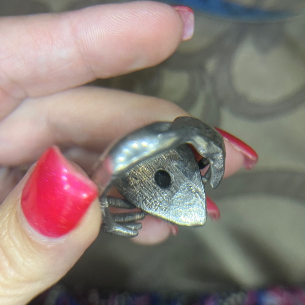 Unique Black onyx Heart held by Hands Silver metal Ring - Picture 5 of 8